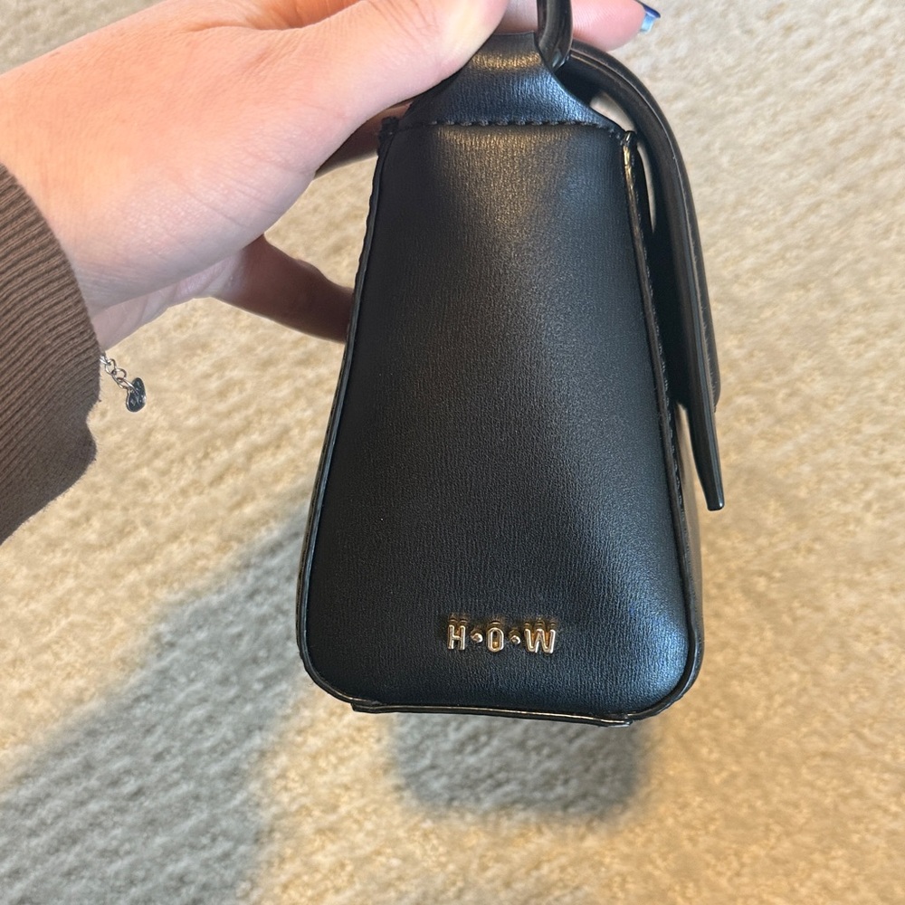 Black Chain Shoulder Bag - Picture 2 of 8